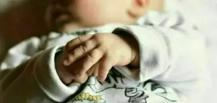 Manovra, bonus neonati: 100 euro ogni 12 mesi fino ai 18 anni, ecco a chi spetta