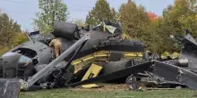 Elicottero dell?Esercito cade in Bosnia: 4 morti e 11 feriti. La Difesa: &laquo;Cause da accertare&raquo;. Tra le ipotesi anomalia durante il decollo