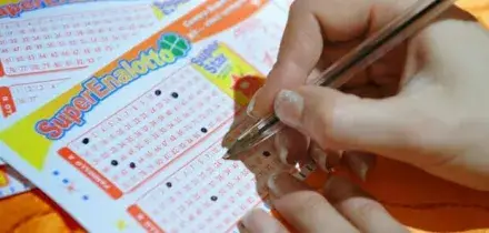 Lotto e Superenalotto, arriva la quinta estrazione settimanale: la novit&agrave; in Manovra, ecco che giorno si giocher&agrave;
