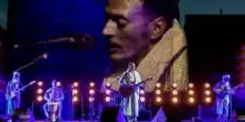 Bombino porta i suoni del deserto al Colosseo, nel segno della pace