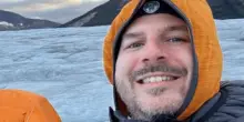 Alaska, morto ricercatore italiano Riccardo Pozzobon: "Travolto dall'acqua mentre riempiva la borraccia"
