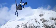 Milano Cortina, caduta spaventosa per Lajunen nel big air. Come sta l'atleta finlandese -Video
