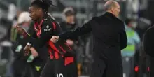 Allegri lo sostituisce, Leao 'rifiuta' l'abbraccio: cos'&egrave; successo in Lazio-Milan