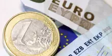 L'euro è in rialzo, a 1,1621 dollari