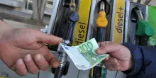 Unem, da gennaio in Italia il gasolio potrebbe costare 3 cent pi&ugrave; della benzina