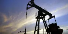 Il petrolio chiude in rialzo a New York a 76,97 dollari