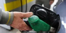 Benzina ai massimi nei distributori Ip, prezzo pi&ugrave; basso in quelli Eni