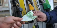 Caro carburanti: accise mobili fuori dal Consiglio dei ministri, categorie in pressing