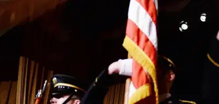 Donald nella fossa dei leoni, la sua prima volta al gala dei media