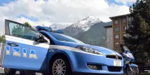 Ruba camion e muore gettandosi dal mezzo per sfuggire alla polizia