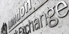 Borsa: Europa oscilla, bene titoli energia