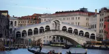Il Venezia festeggia la A con un corteo acqueo e festa a San Marco