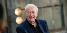 A 92 anni Michael Caine torna sul set