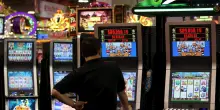 Consulta: 'Illegittimo divieto di slot online nei locali'