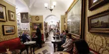 Sequestrate opere d'arte Caffè Greco a Roma