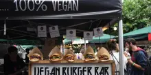 Ok finale Eurocamera a stop alla parola 'carne' per i prodotti veg, salvi i burger