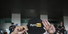 Per l'Ue Pornhub e siti per adulti violano la legge: "Non tutelano i minori"