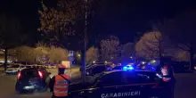 Carabinieri sparano ad auto in fuga con presunto estorsore, un ferito