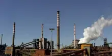 Tribunale: 'Sospendere l'attivit&agrave; dello stabilimento Ilva per rischi sulla salute'