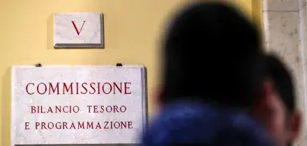 Via libera al nuovo emendamento del governo, aiuti alle imprese e stretta sulla pensione di vecchiaia anticipata