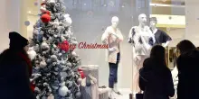 Per Natale in 20 milioni a caccia di doni, il 62% far&agrave; acquisti in negozio