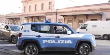 Mazzette per permessi di soggiorno, sigilli ad agenzia Sanremo