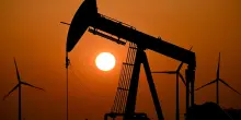 L'Opec+ aumenta la produzione ma gli Usa sono ora i primi esportatori
