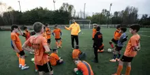 Sport e solidariet&agrave;, nasce la scuola calcio per bambini con famiglie in difficolt&agrave;