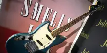 All'asta la chitarra di Kurt Cobain, 'pu&ograve; valere fino a 5 milioni'