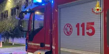 Incendio in un centro di migranti a Piacenza, diversi intossicati