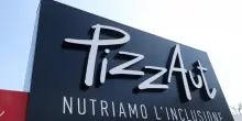 La premier Giorgia Meloni a Monza in visita a PizzAut, 'sono venuta dai lavoratori pi&ugrave; straordinari
