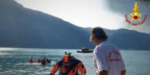 Si tuffa nel lago di Como e non riemerge, morto 15enne