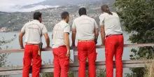 Si tuffa nel lago e annega, muore 19enne nel Bresciano