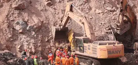 Oltre 80 morti in una miniera di carbone in Cina