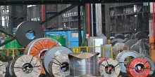 Da domani la stretta Ue sull'acciaio, dimezzate le quote esenti da dazi