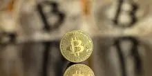 Bitcoin sotto 90mila dollari per la prima volta in 7 mesi