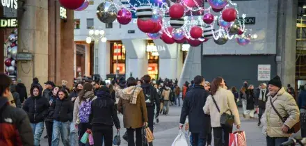 Confcommercio, tredicesime più ricche, ai consumi 50 miliardi