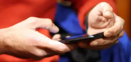 Diffonde le foto intime dell'amica 15enne, minorenne indagato a Biella