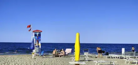 Scuole aperte il 31 agosto, il mondo del turismo protesta