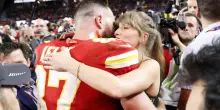 Taylor Swift e Travis Kelce ufficialmente fidanzati