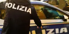 Lo chiama in aiuto per le pulizie di casa ma lui la violenta