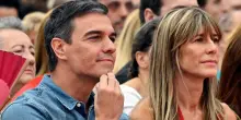 A giudizio la moglie di Sanchez, ritirato il passaporto e obbligo di firma