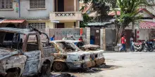 Haiti, offensiva della polizia contro le gang in una Port au Prince devastata