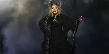 Madonna rif&agrave; La Bambola di Patty Pravo per D&G