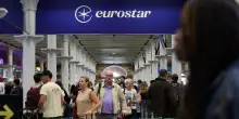 Treno Eurostar Bruxelles-Londra bloccato per 9 ore in Francia
