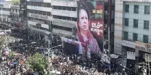 Morta a 80 anni Khaleda Zia, ex premier del Bangladesh favorita alle prossime elezioni