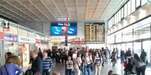 Rapine, estorsioni e minacce ai turisti, 3 portabagagli arrestati a Venezia