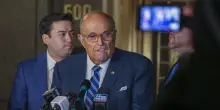 ++ Trump grazia Giuliani e alleati che contestarono voto 2020 ++
