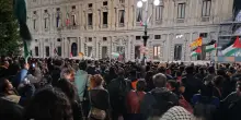 Centinaia in piazza Scala a Milano per Flotilla