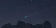 La cometa  C/2025 A6 Lemmon fotografata sulle Dolomiti